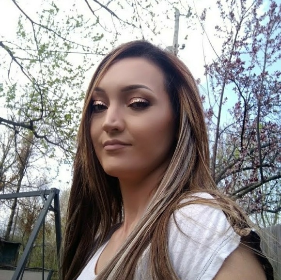 Meet your Posher, Amy M - Picture 4 of 6